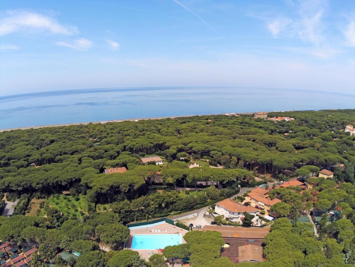 Appartamenti Campeggio Del Forte Marina Di Bibbona Bagian luar foto